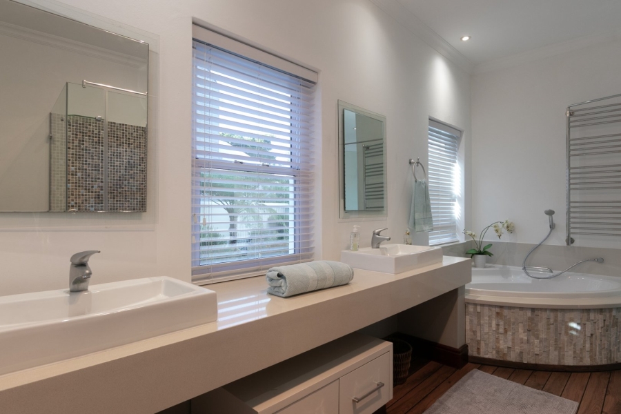 6 Bedroom Property for Sale in Thesen Islands Western Cape